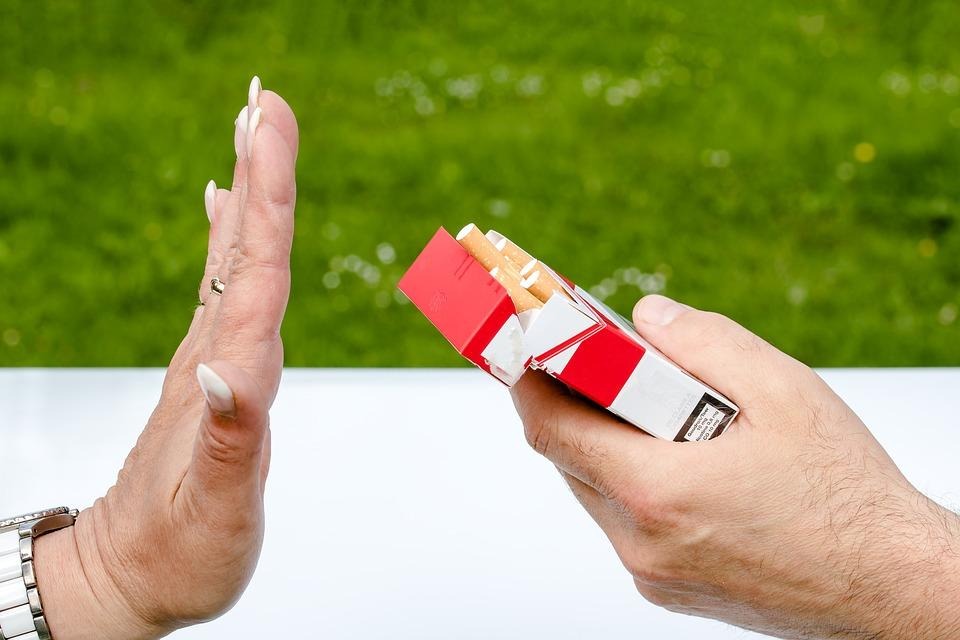 does smoking weed cause acne