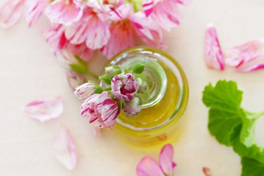 Geranium Oil to remove dark spots on skin