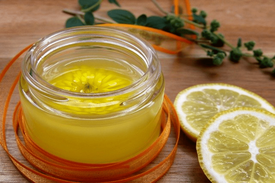 Lemon Oil to remove dark spots on skin