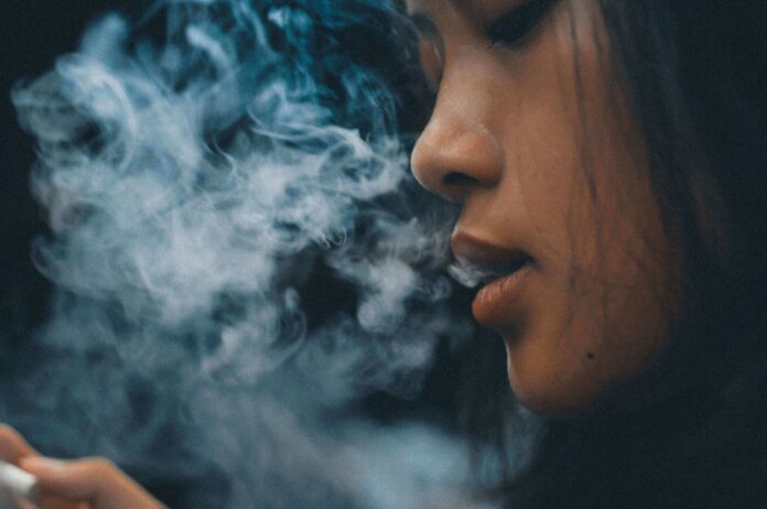 does smoking weed cause acne